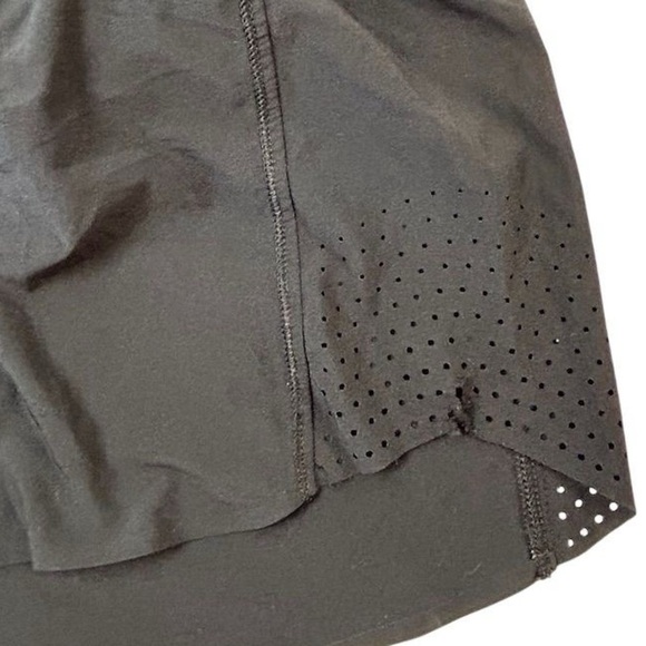 Athleta Women's Black Running Shorts Size M Elastic Waist Vented Sides - Picture 7 of 7